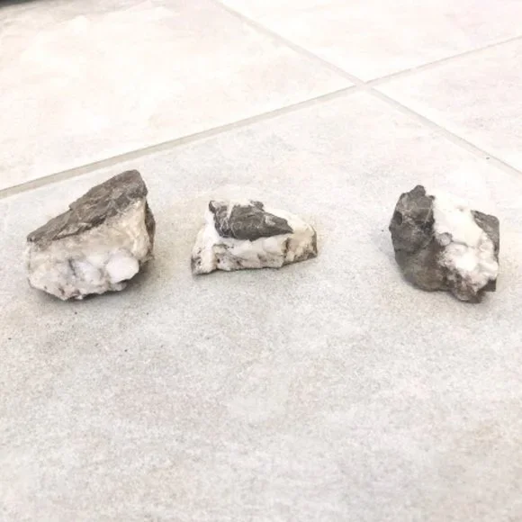 3 Unique Layered Rocks - Picture 4 of 6